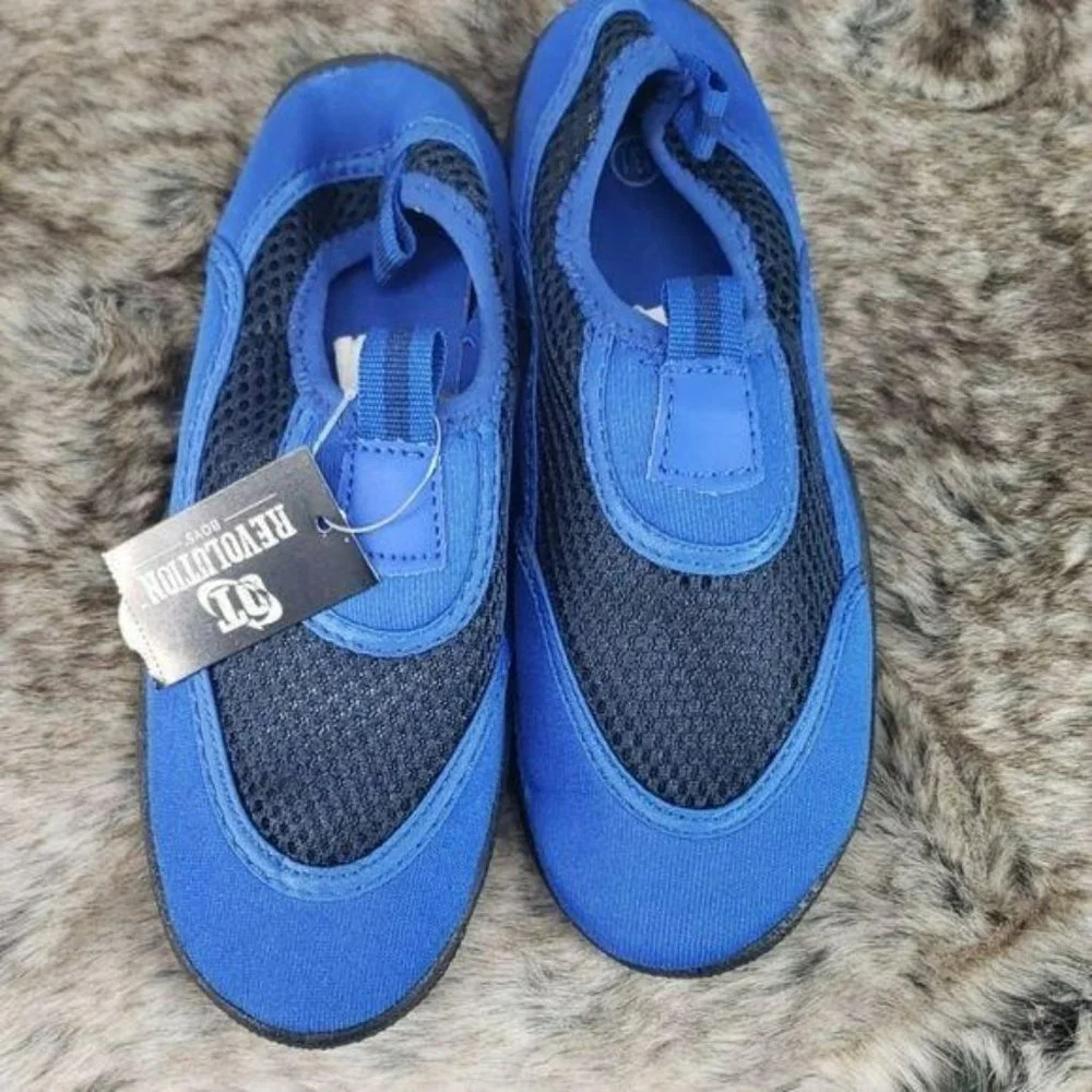 Swiggles Boys Size 9/10 black & blue water shoes